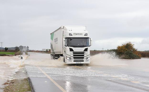 Imagen principal - Varios puntos de la N430 a la altura de Valdivia. 