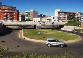 El paso a nivel se iluminará de verde.