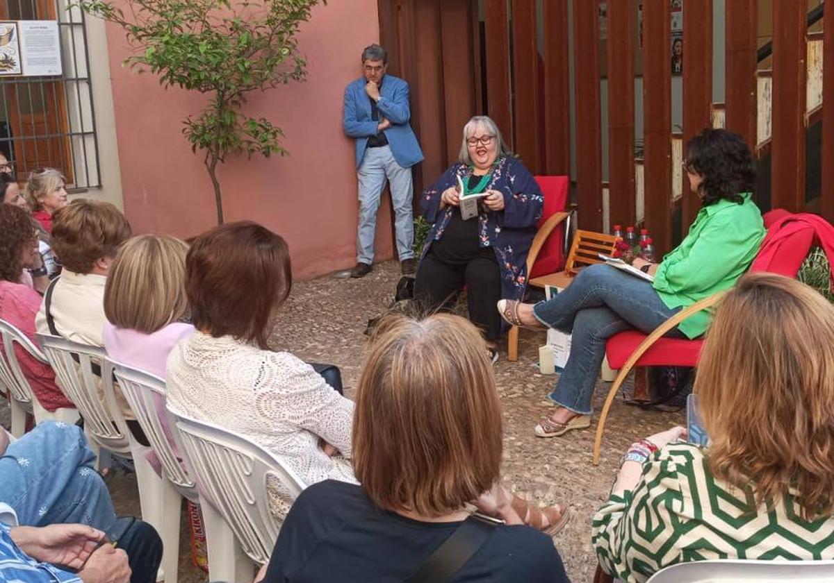 La escritora extremeña Pilar Galán presenta su última novela