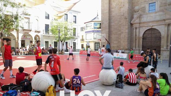 Calor y solidaridad en el Street Basket de Calderón