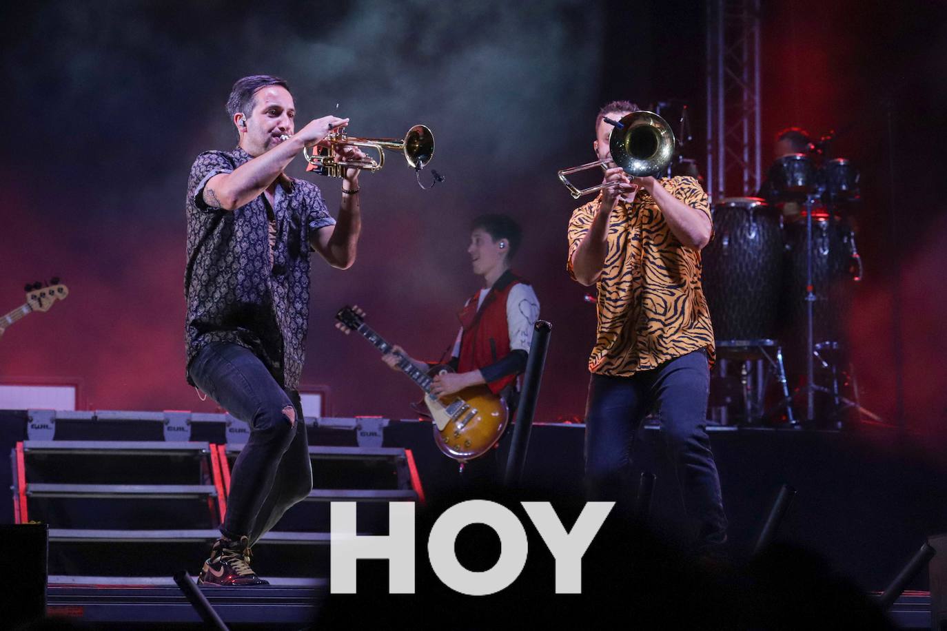 La Pegatina monta una fiesta tras la multitudinaria Feria de Día