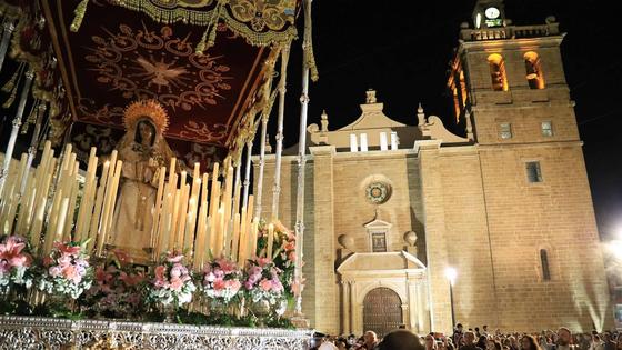 El Cristo de la Pobreza y la Virgen de los Dolores inician el curso cofrade