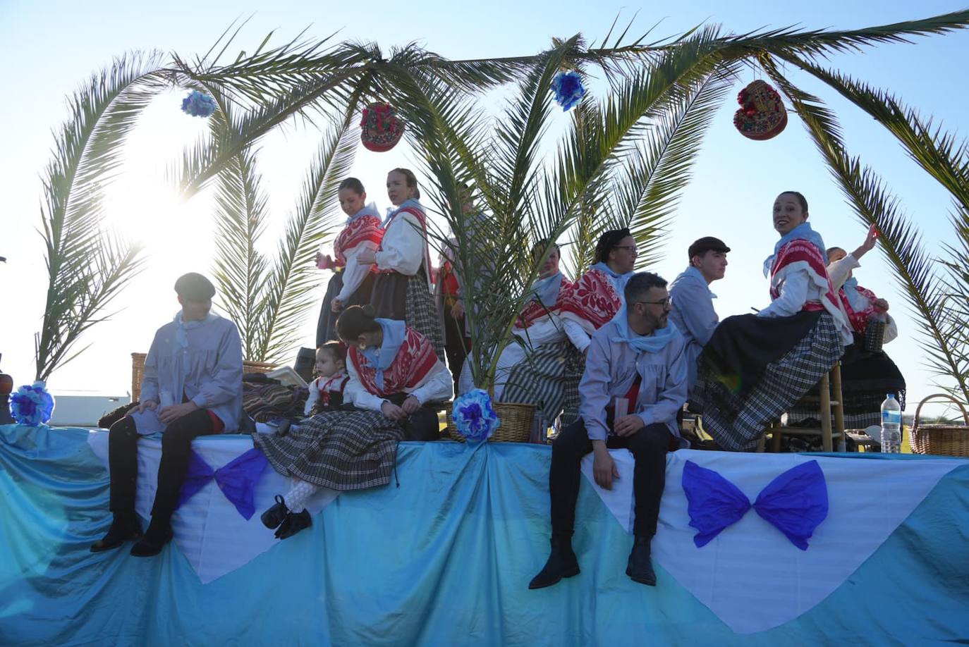 Cientos de villanovenses asistieron este sábado a la despedida en la ermita.