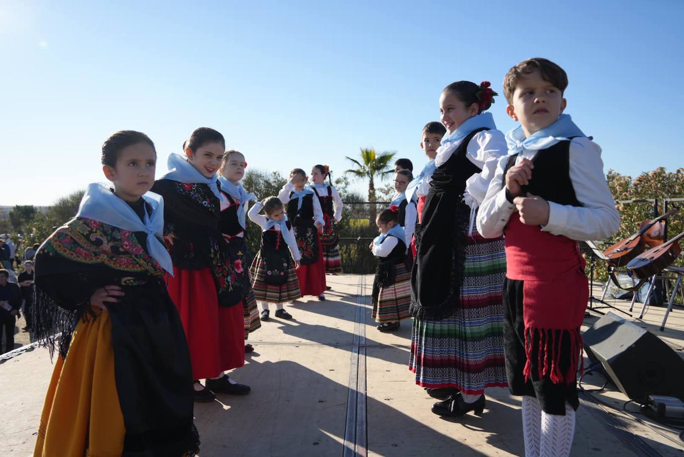 Cientos de villanovenses asistieron este sábado a la despedida en la ermita.