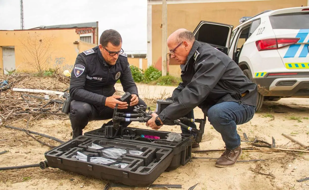 La Policía Local colabora realizando vuelos con el dron. 