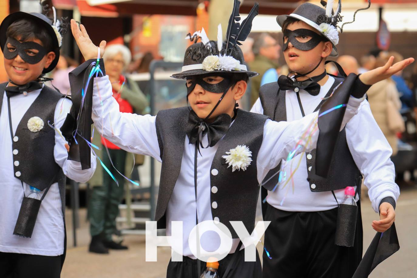 El desfile se celebró este sábado con final en la plaza de España. 