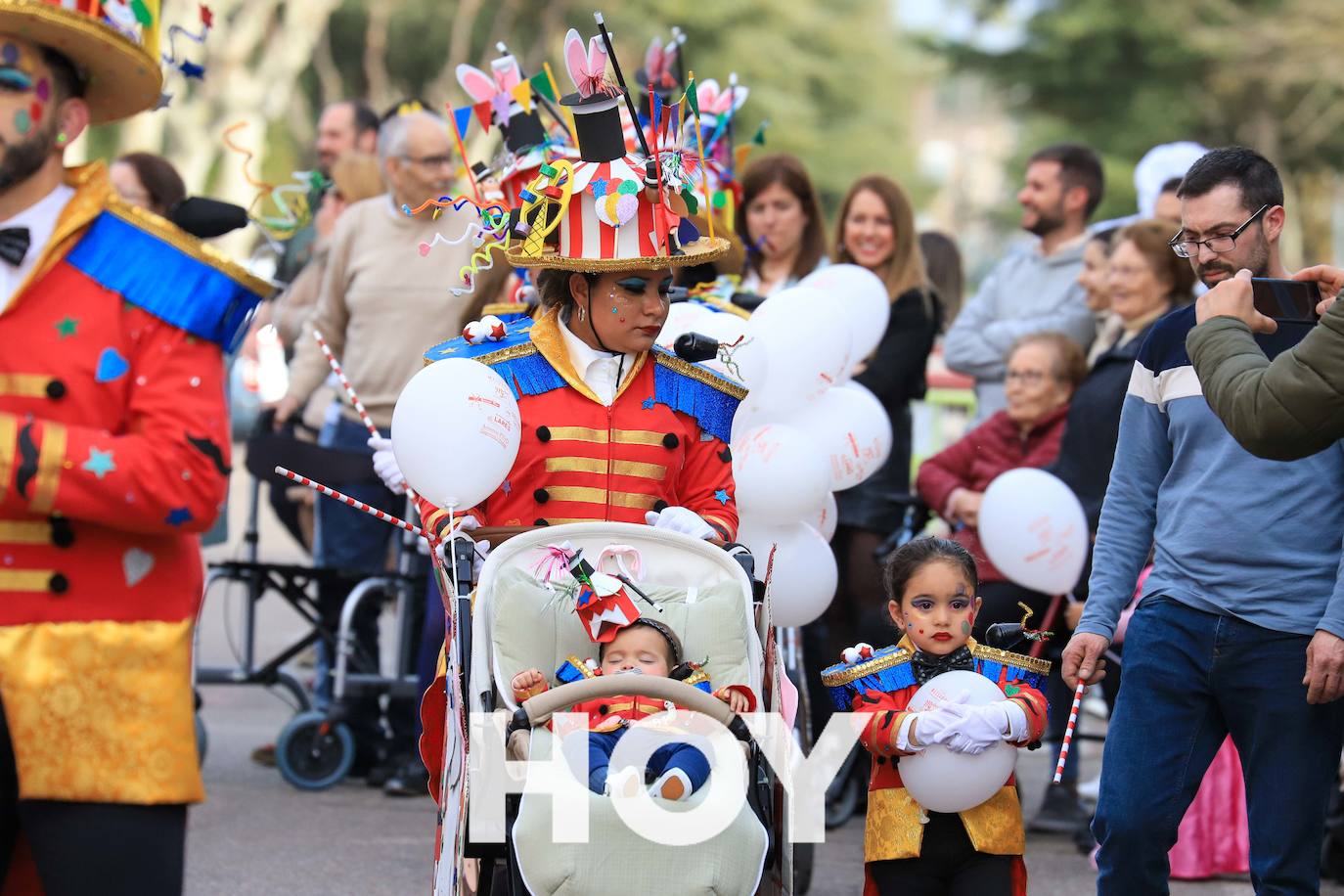El desfile se celebró este sábado con final en la plaza de España. 