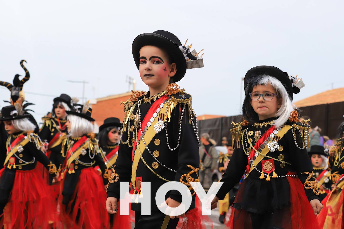 El desfile se celebró este sábado con final en la plaza de España. 