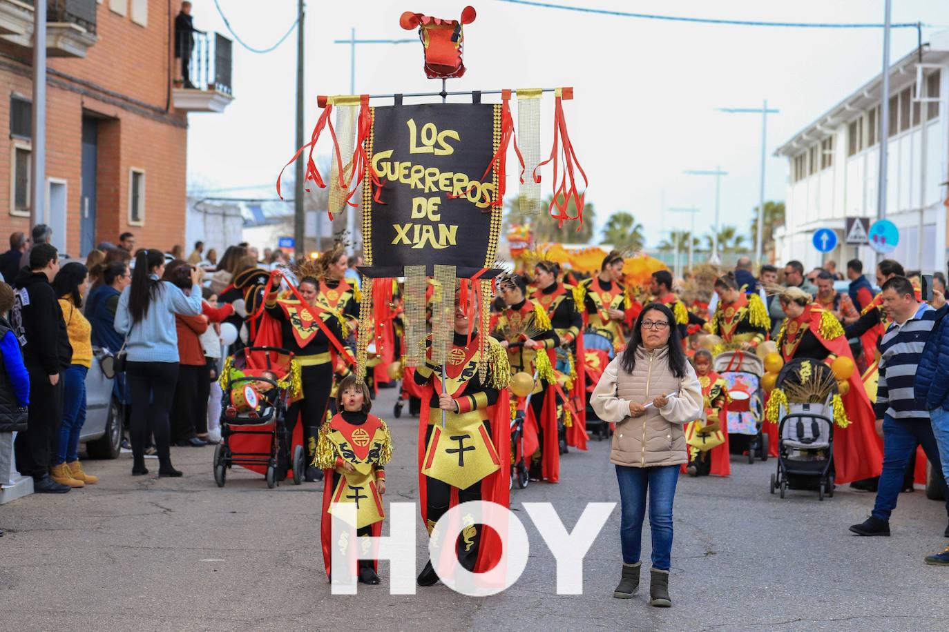 El desfile se celebró este sábado con final en la plaza de España. 