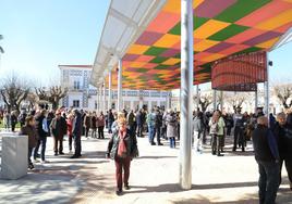 El barrio de la Cruz del Río estrena nueva y colorida imagen