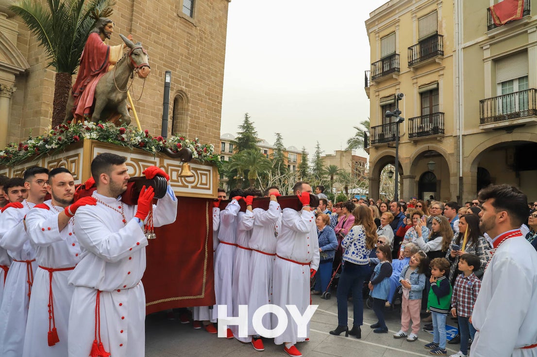 La Guapa y la Borriquita dan inicio a la Semana Santa villanovense