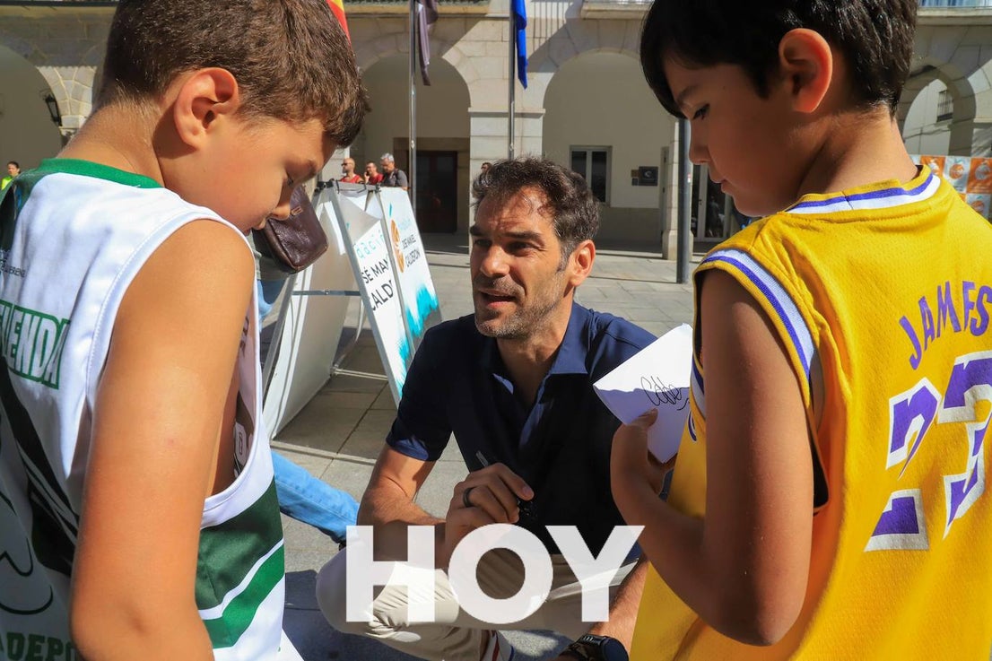 Calderón regresa a Villanueva para participar en la clausura de su circuito de 3x3
