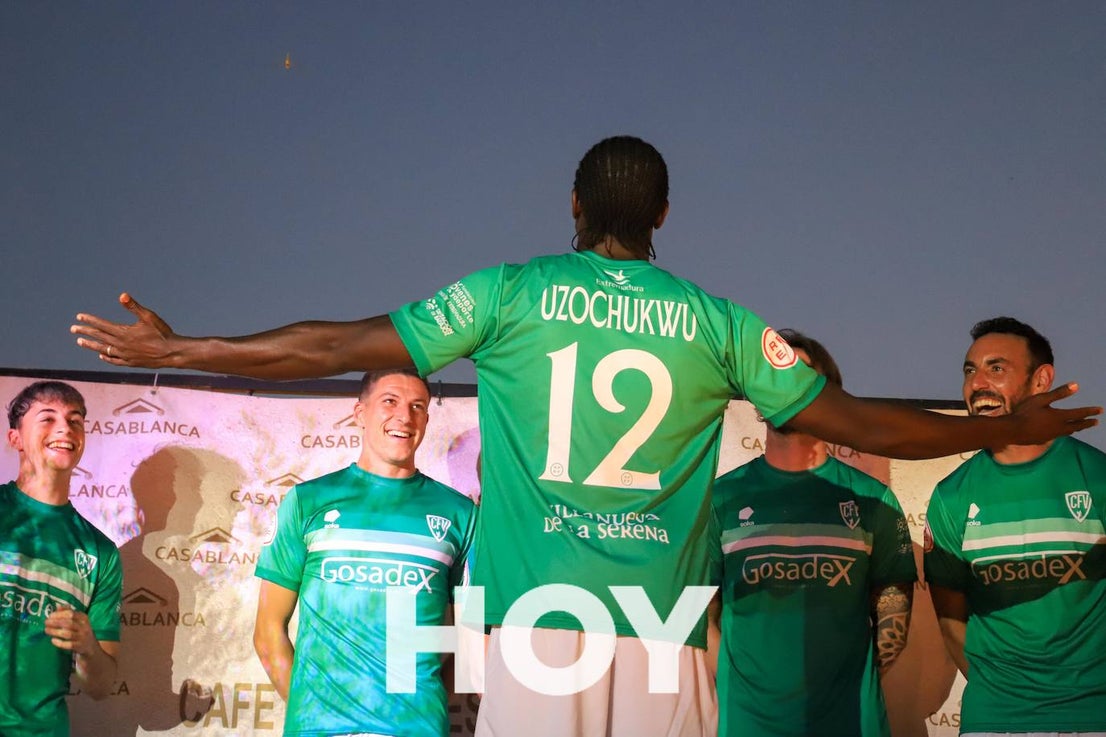 El Villanovense presenta sus nuevas armaduras de Soka