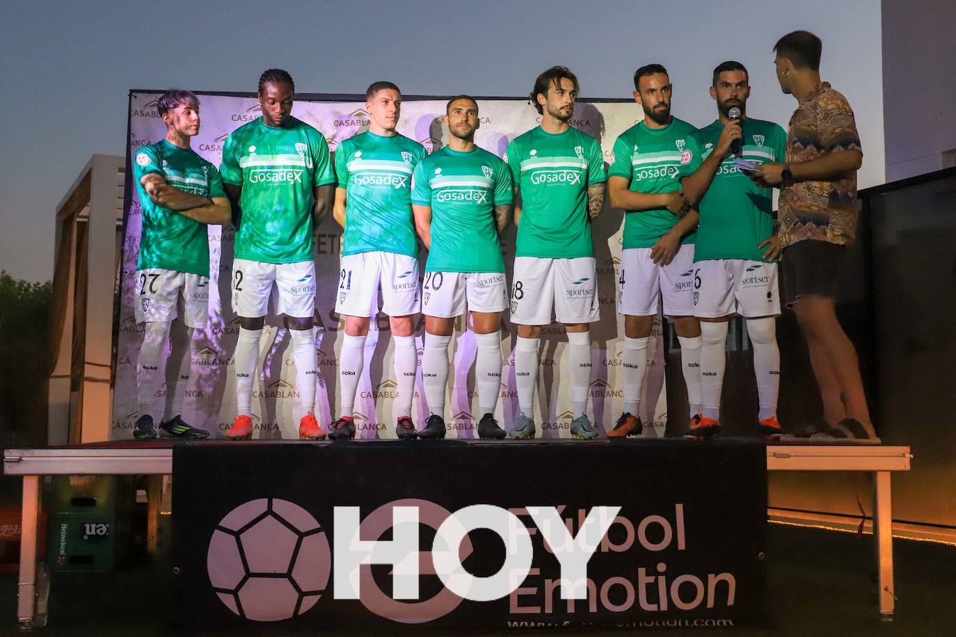 El Villanovense presenta sus nuevas armaduras de Soka