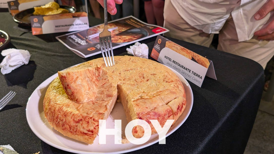 Ocho cocineros extremeños buscaron en Villanueva la mejor tortilla de patatas