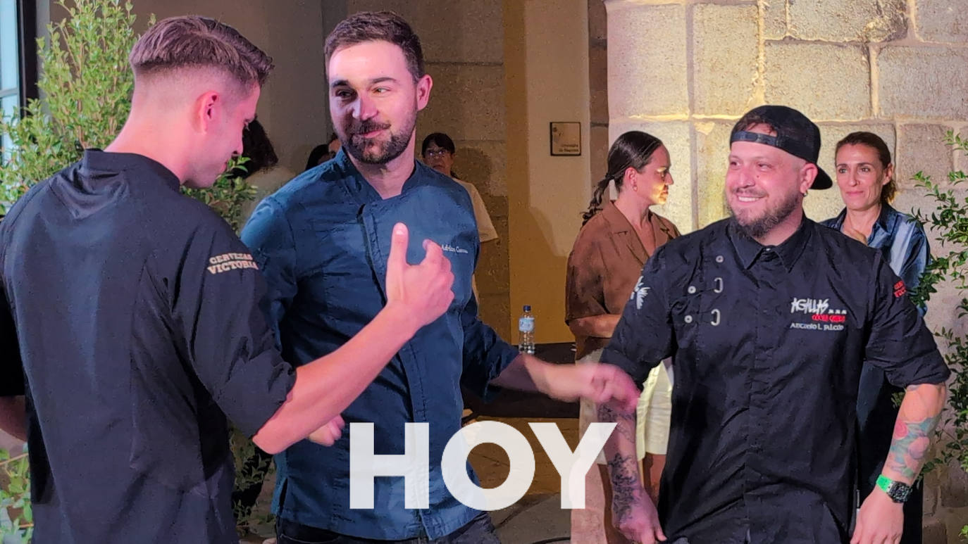 Ocho cocineros extremeños buscaron en Villanueva la mejor tortilla de patatas