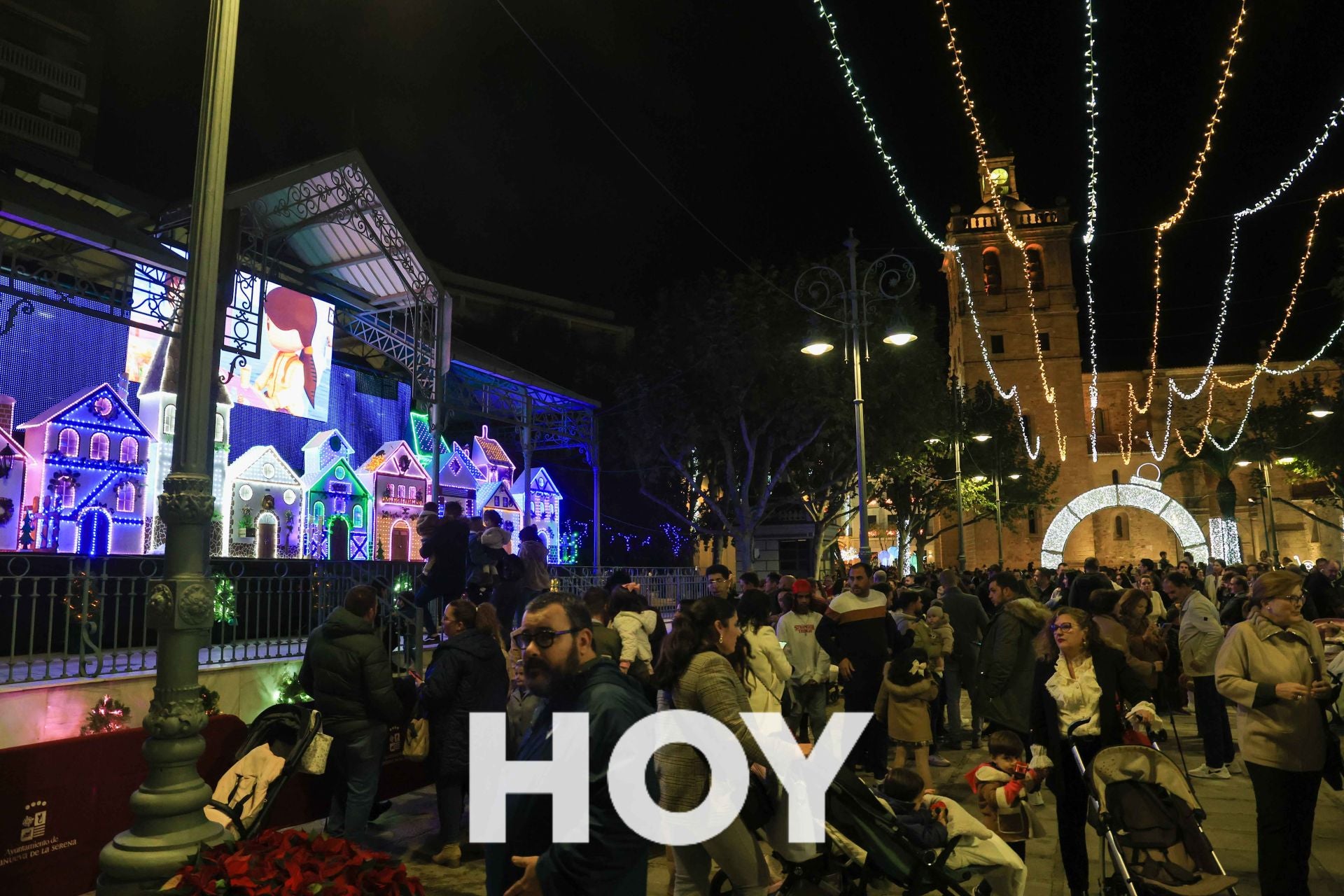 Villanueva enciende la Navidad extremeña