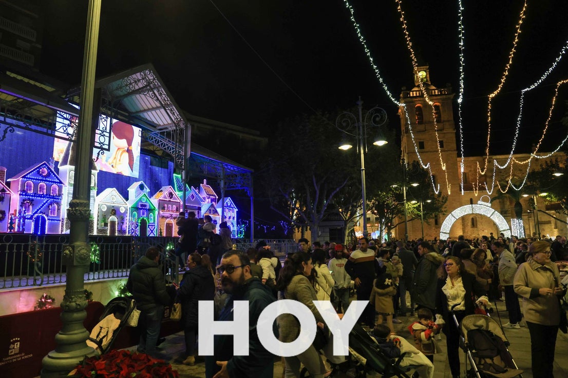 Villanueva enciende la Navidad extremeña