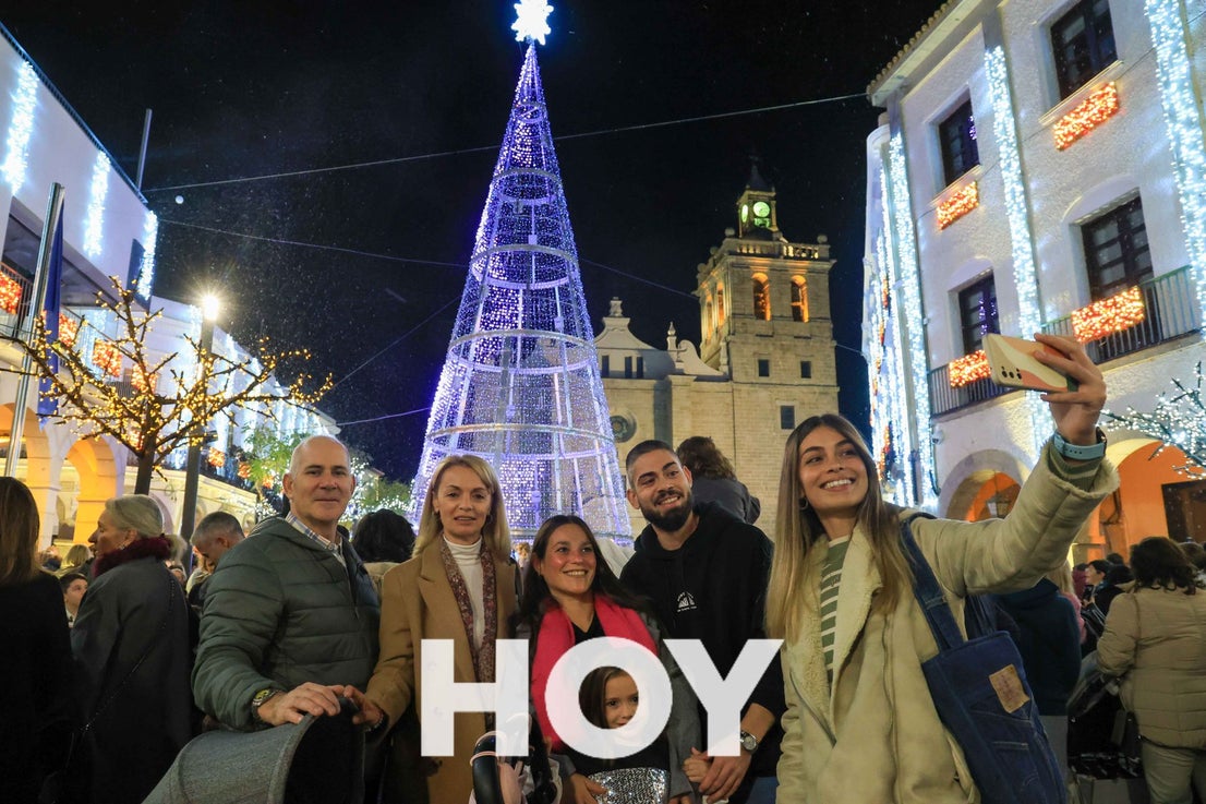 Villanueva enciende la Navidad extremeña