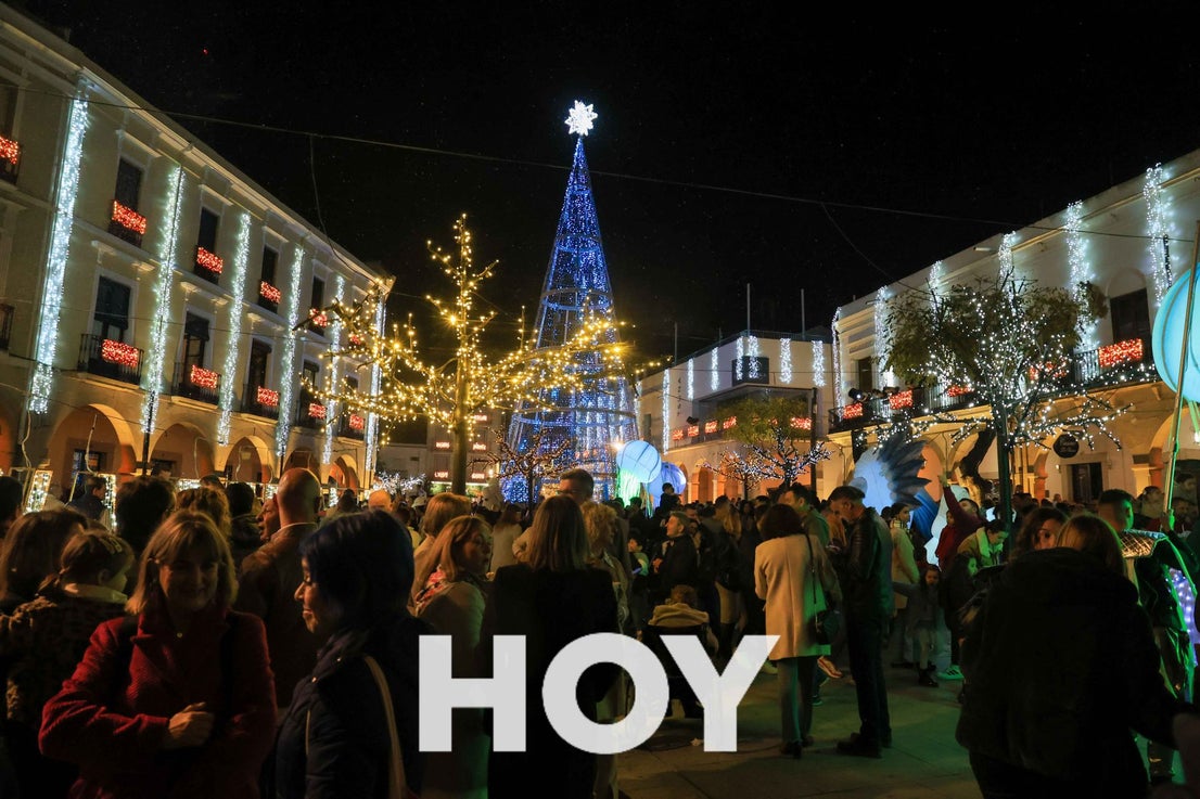Villanueva enciende la Navidad extremeña
