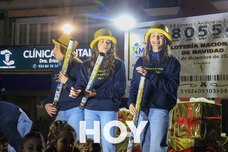 Miles de personas disfrutan de la cabalgata de Reyes en Villanueva