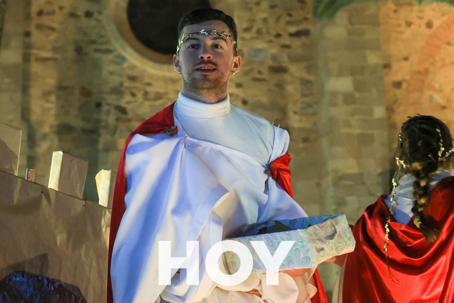 Miles de personas disfrutan de la cabalgata de Reyes en Villanueva