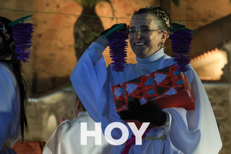 Miles de personas disfrutan de la cabalgata de Reyes en Villanueva