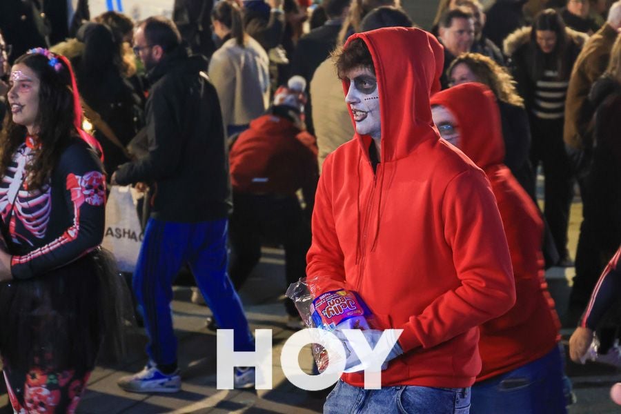 Miles de personas disfrutan de la cabalgata de Reyes en Villanueva