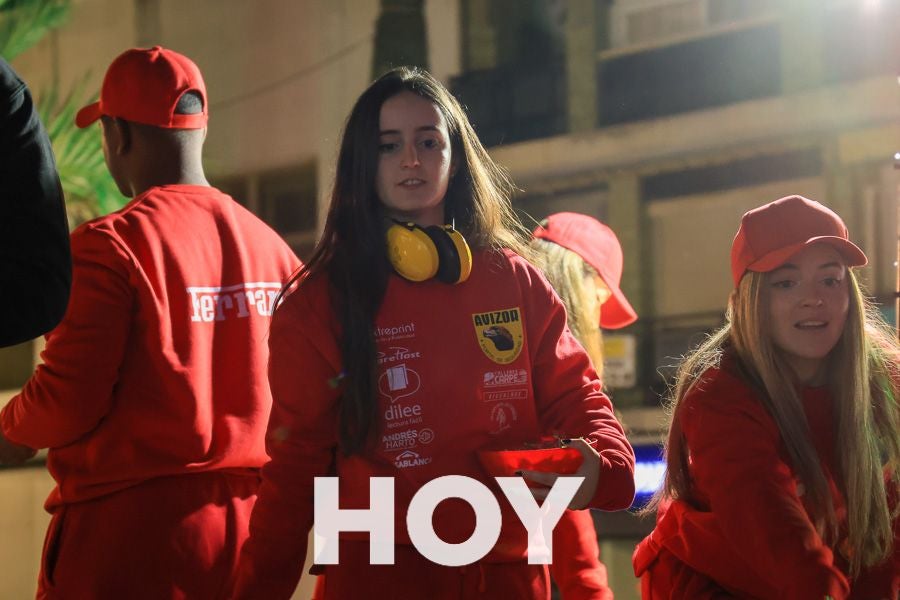 Miles de personas disfrutan de la cabalgata de Reyes en Villanueva