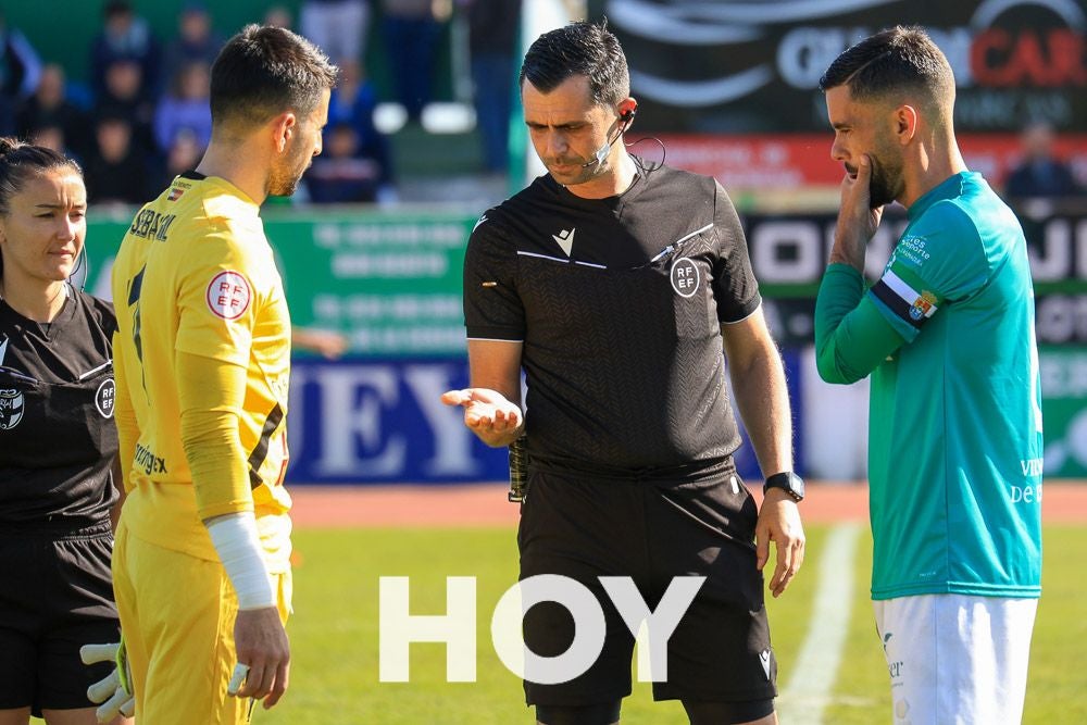 El derbi entre Villanovense y Don Benito, en imágenes