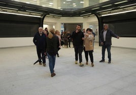 Los comerciantes ya conocen el renovado mercado de abastos