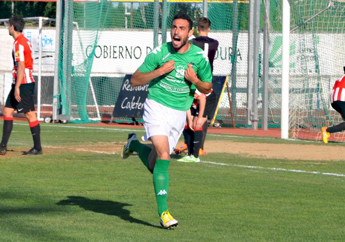 Imagen principal - Adiós de Javi Sánchez en el Villanovense