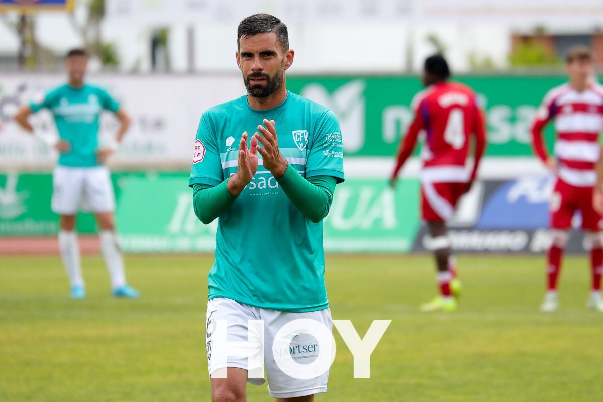 Imágenes del triunfo vital del Villanovense contra el Granada B