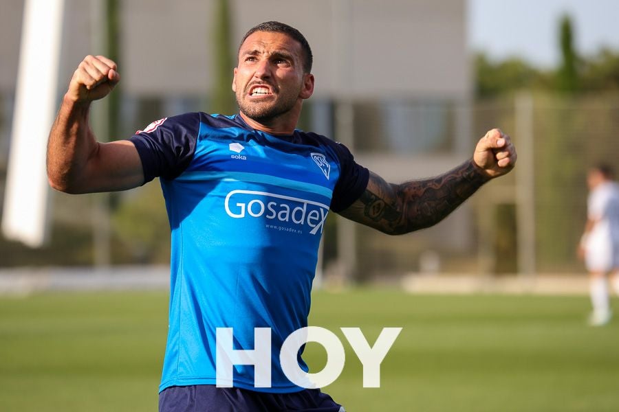 Las imágenes de la derrota del Villanovense contra el Madrid C