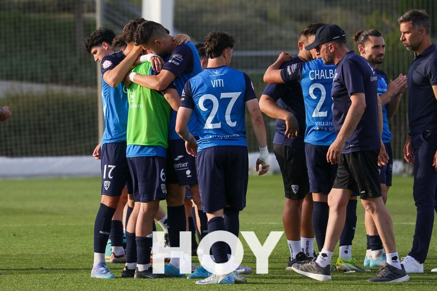 Las imágenes de la derrota del Villanovense contra el Madrid C