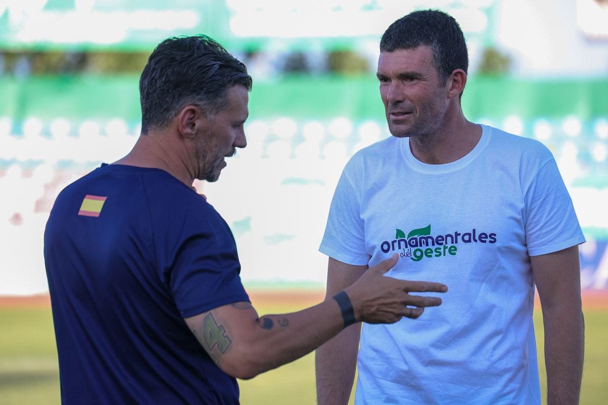 Algunas imágenes del Veteranos Villanovense contra Leyendas de España