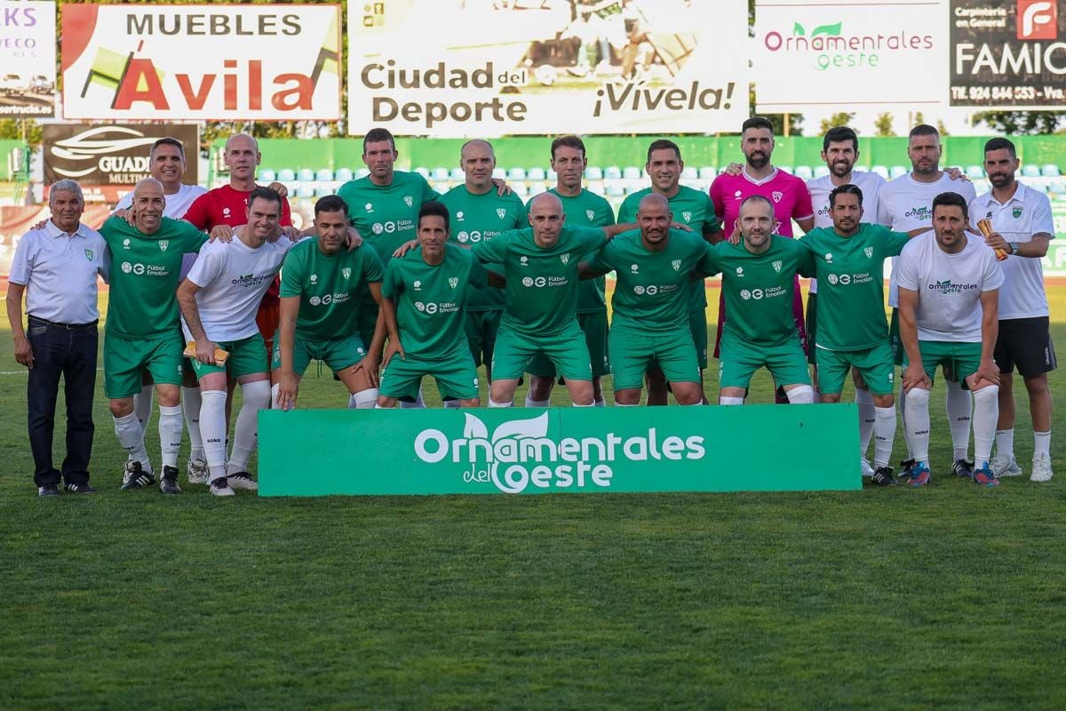 Algunas imágenes del Veteranos Villanovense contra Leyendas de España