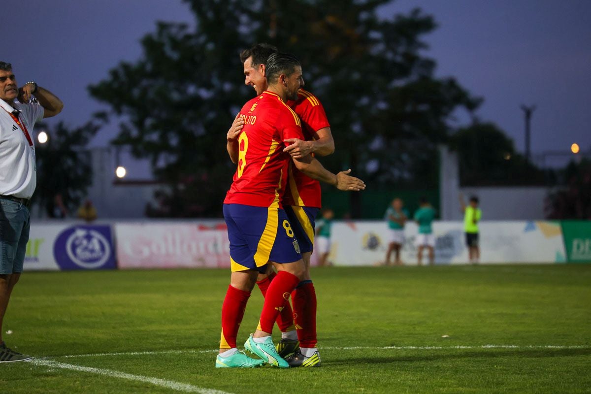 Algunas imágenes del Veteranos Villanovense contra Leyendas de España