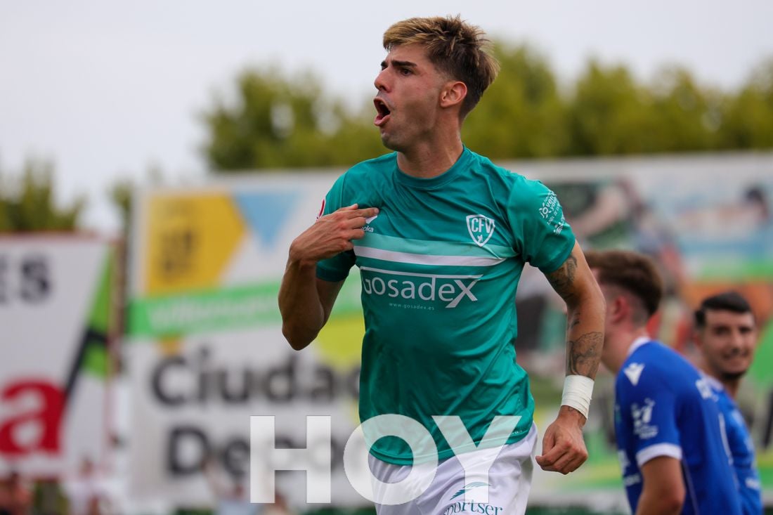 El Villanovense se estrena con remontada contra la Puebla