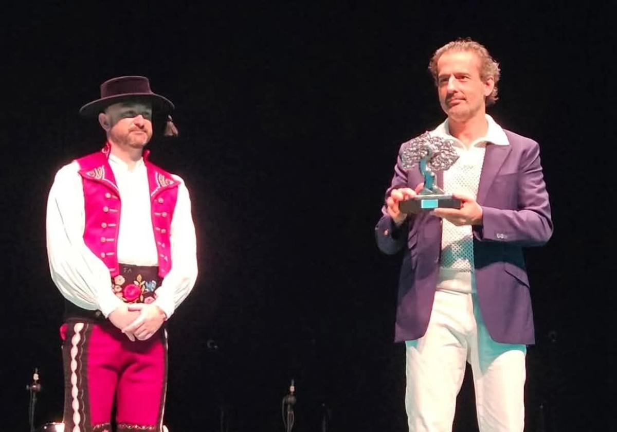 Eduardo Acero es reconocido con la VIII Encina de Plata