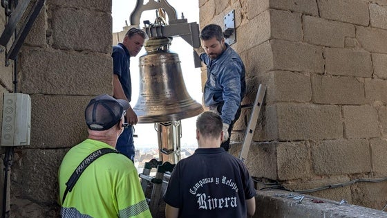 Las nuevas campanas «¡Al cielo de Villanueva!»