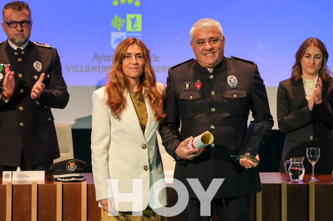 La Policía Local celebra su día con varias distinciones