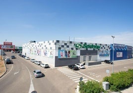 La dueña de El Faro vende su centro comercial de Villanueva de la Serena