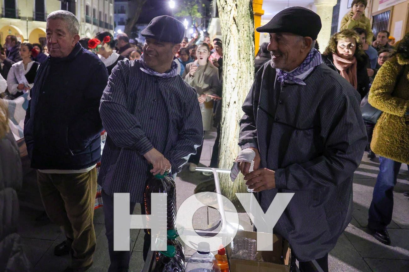 FOTOS | Tradicional Manteo del Pelele en Villanueva de la Serena