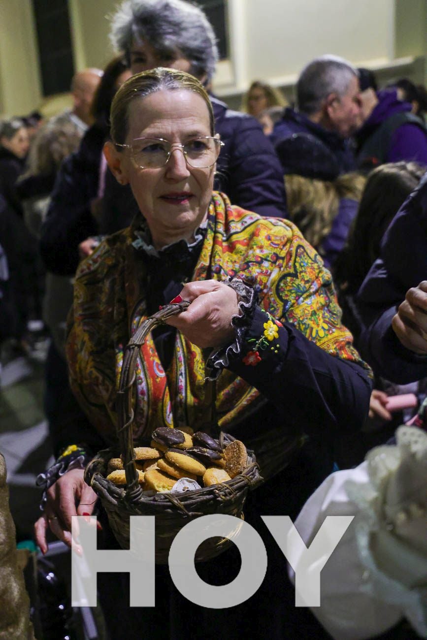 FOTOS | Tradicional Manteo del Pelele en Villanueva de la Serena