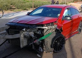 Aparatoso accidente con tres vehículos implicados en la carretera Don Benito - Villanueva