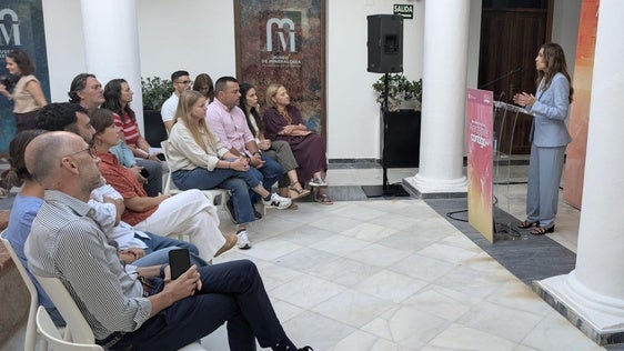 La alcaldesa no pone nueva fecha al mercado de abastos