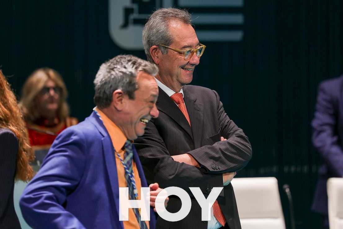 En imágenes: Atanasio Naranjo recibe la Medalla de la Ciudad