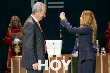 En imágenes: Atanasio Naranjo recibe la Medalla de la Ciudad