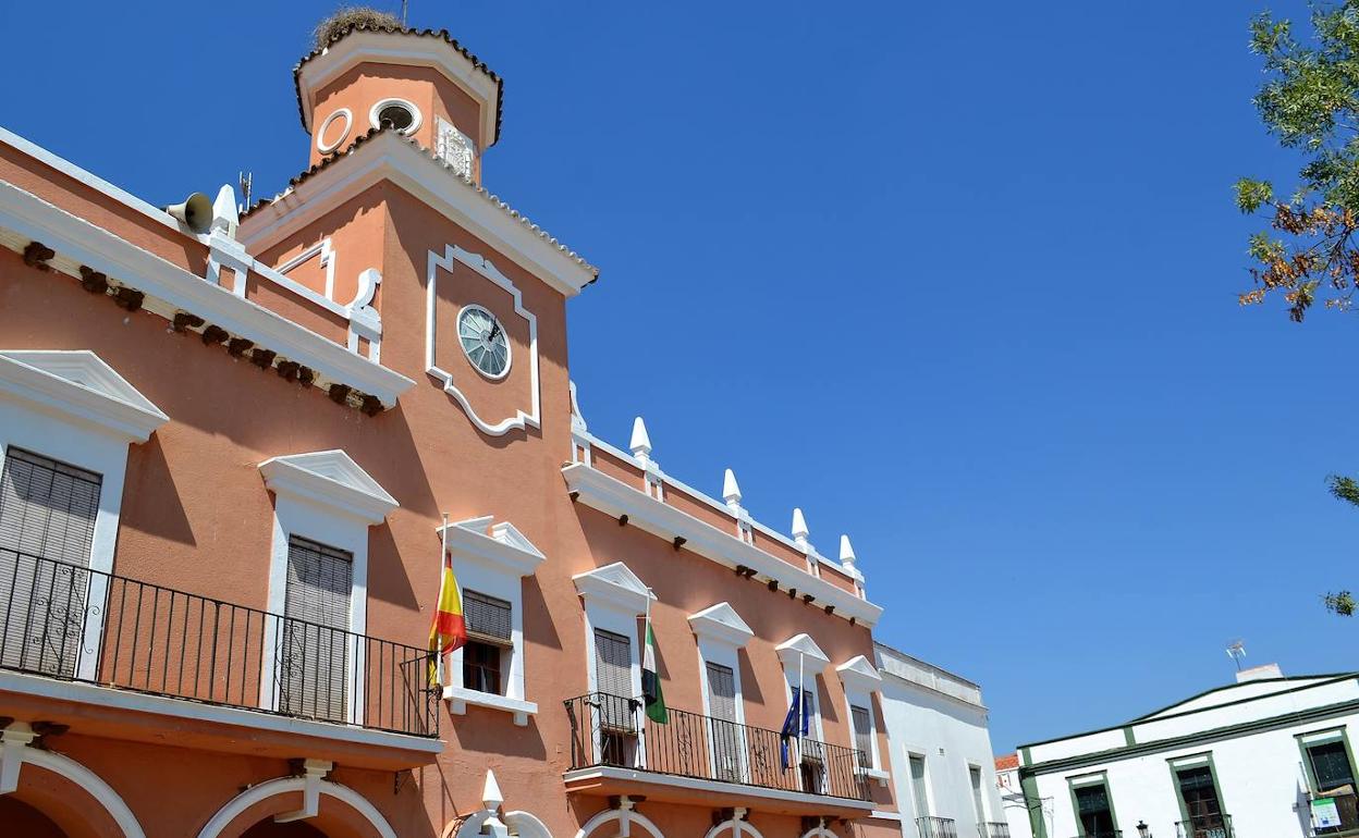 Fachada del Ayuntamiento de Villanueva del Fresno.